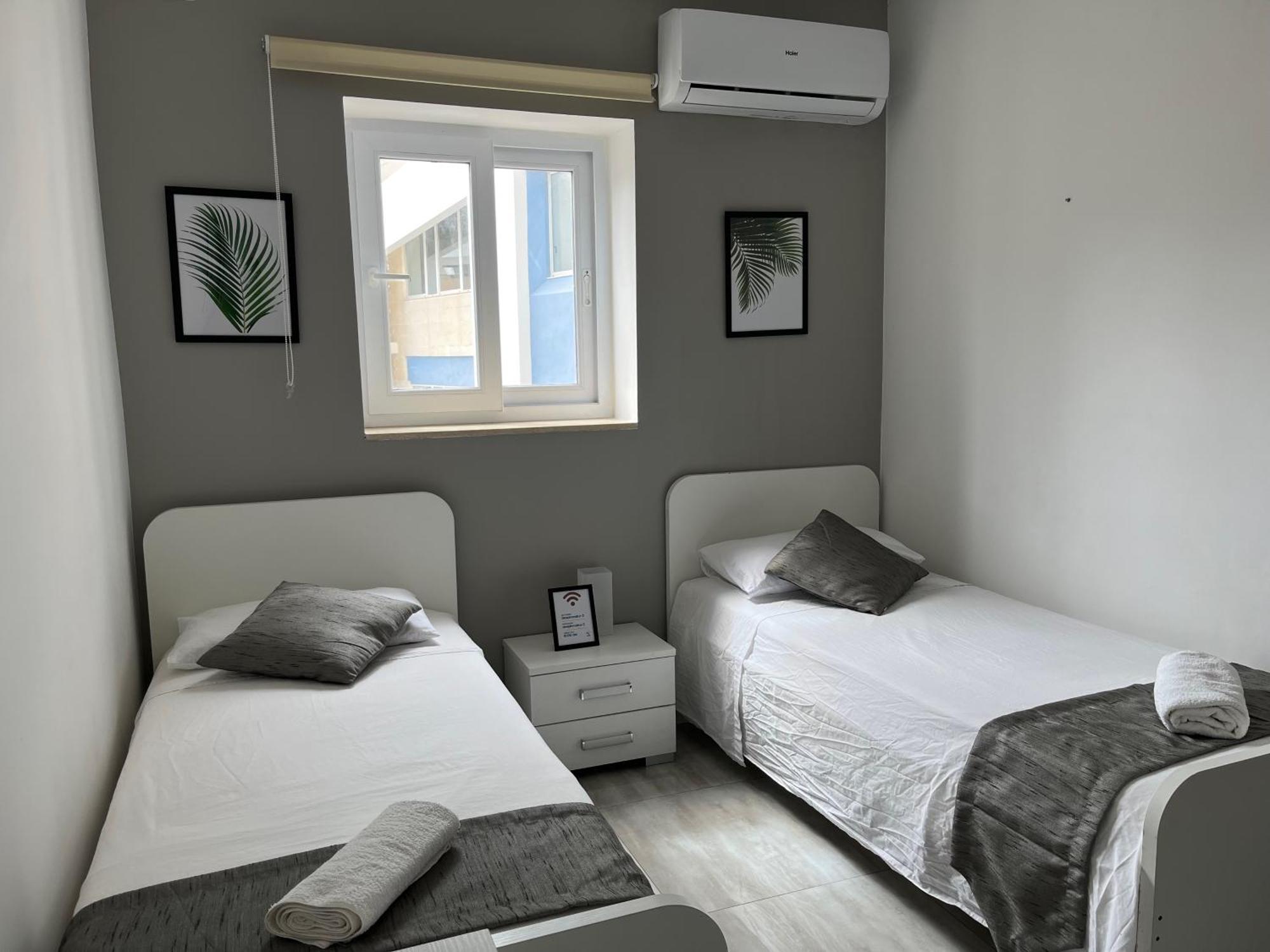F4 Room 3, Private Room Two Single Beds Shared Bathroom Msida Exteriér fotografie